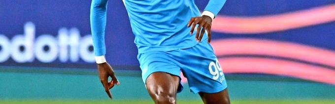 记者：安古伊萨和那不勒斯续约到2027年，他不会离队