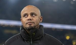 孔帕尼：希望穆西亚拉伤情不严重，但情况看起来确实不妙