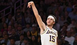 kaiyun-湖人官方：里夫斯可以出战今日对阵灰熊的比赛