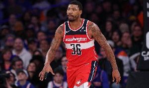 NBA球探：雷迪克应该让斯玛特取代八村塁首发 否则首发缺少领防人