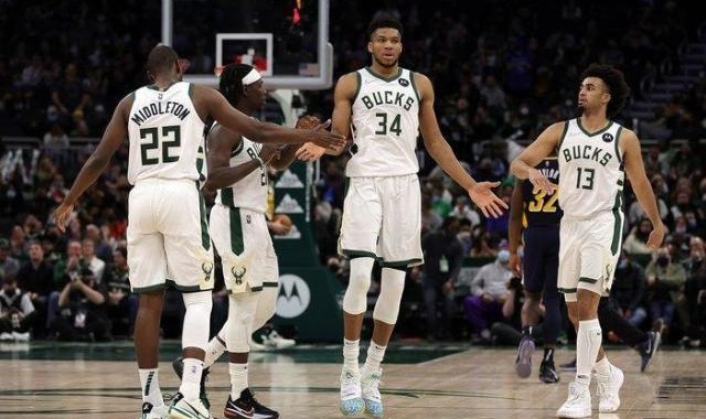 云开体育-字母哥再度轰下50分！NBA历史第四高效表现