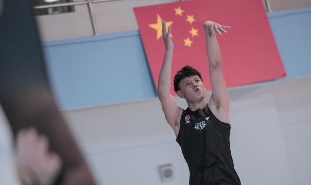 kaiyun-曾凡博首次亮相首钢队公开课：天赋、人气、脚踏实地